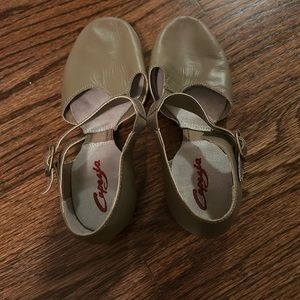 Capezio Girls Jazz Shoes Size 6